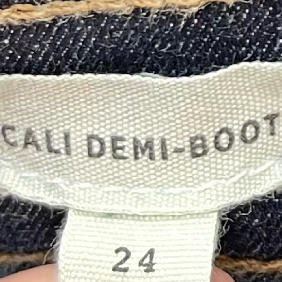 Madewell Cali Demi Boot Denim Jeans Dark wash Raw Hem Size 24 casual Preowned - Picture 3 of 5